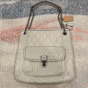 COACH POPPY LEATHER SLIM TOTE Parchment